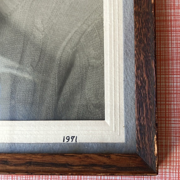 Vintage framed photo portrait of a young woman - Picture 11 of 15